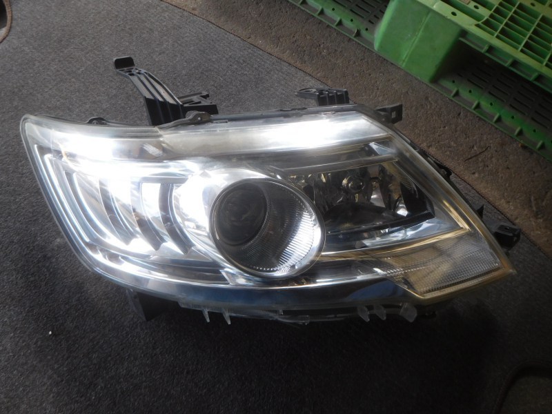 セレナC25 CC25 後期 HIDヘッドライト KOITO 100-24921 セレナ C25