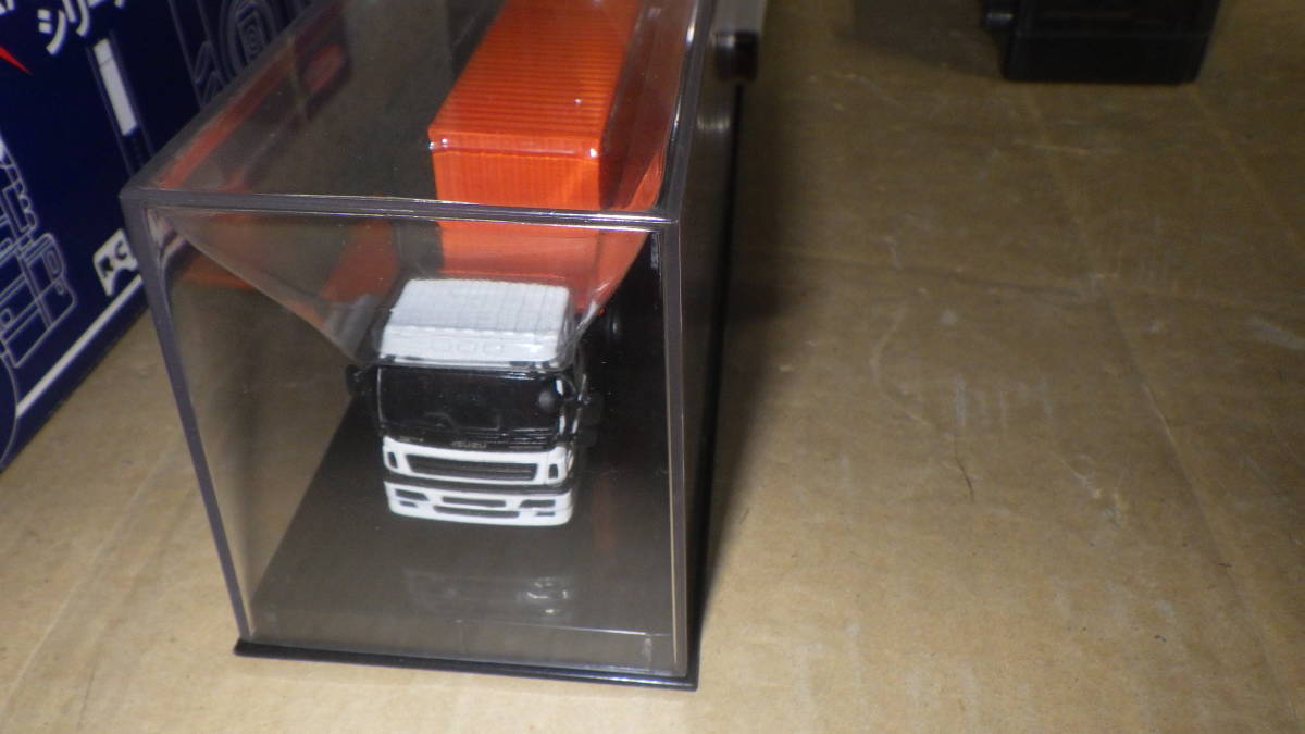 委託品 京商 RC 1/80 いすず ギガ 白＋橙 コンテナ トレーラー 27MHz