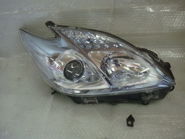 □美品□若干カケ有□H23年◇ZVW30 前期 プリウス□ハロゲン 右ヘッド
