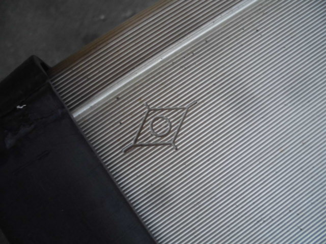 大型 トラック リアバンパー アルミ 2330 170 75 訳あり 02 バンパー 売買されたオークション情報 Yahooの商品情報をアーカイブ公開 オークファン Aucfan Com