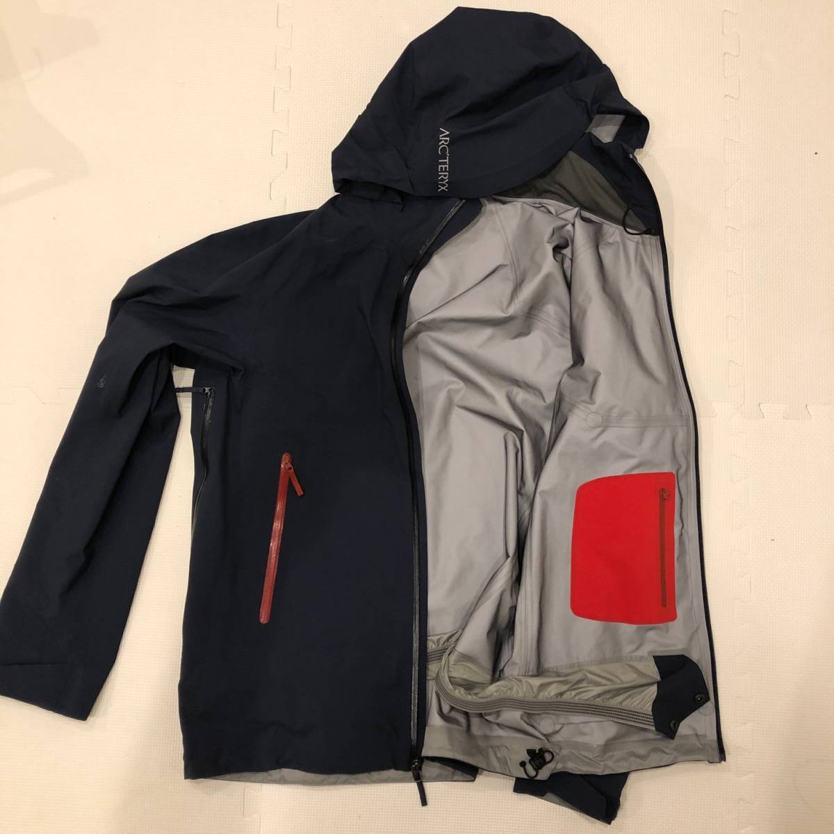 定価8万円☆Arcteryx White Line Iser Jacket☆アークテリクス 