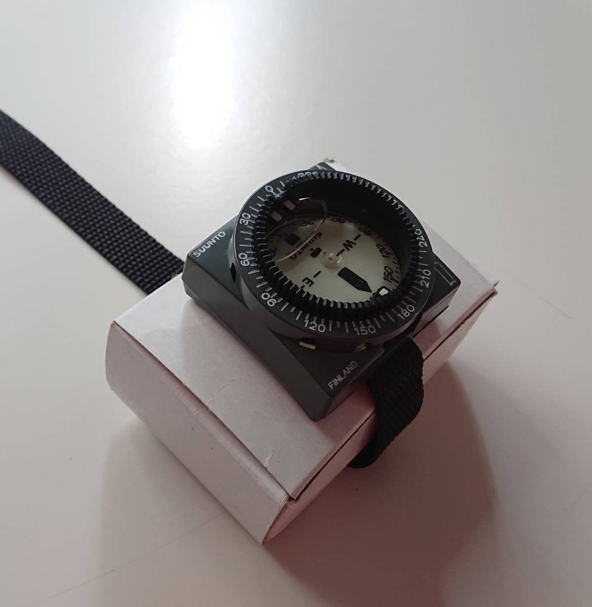  コンパス ダイビング用 スント SUUNTO SK-6 ベルト付き 水中コンパス 防水コンパス 登山 ハイキング サップ カヌー(その他)｜売買されたオークション情報、yahooの商品情報をアーカイブ公開 - オ その他