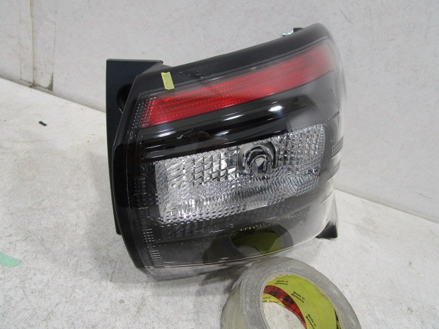 トヨタ シエンタ NSP170/NHP170 純正 LEDパッケージ 純正 右テール