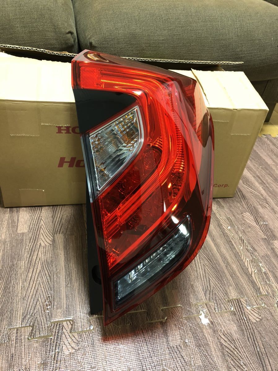 ★キレイ・LED点灯確認済み★フィット ハイブリッド 純正 GP5/GP6 後期 右 テールライト STANLEY W3699★ ホンダ フィットハイブリッド フィット ハイブリッド対応 送料無料 の中古車詳細
