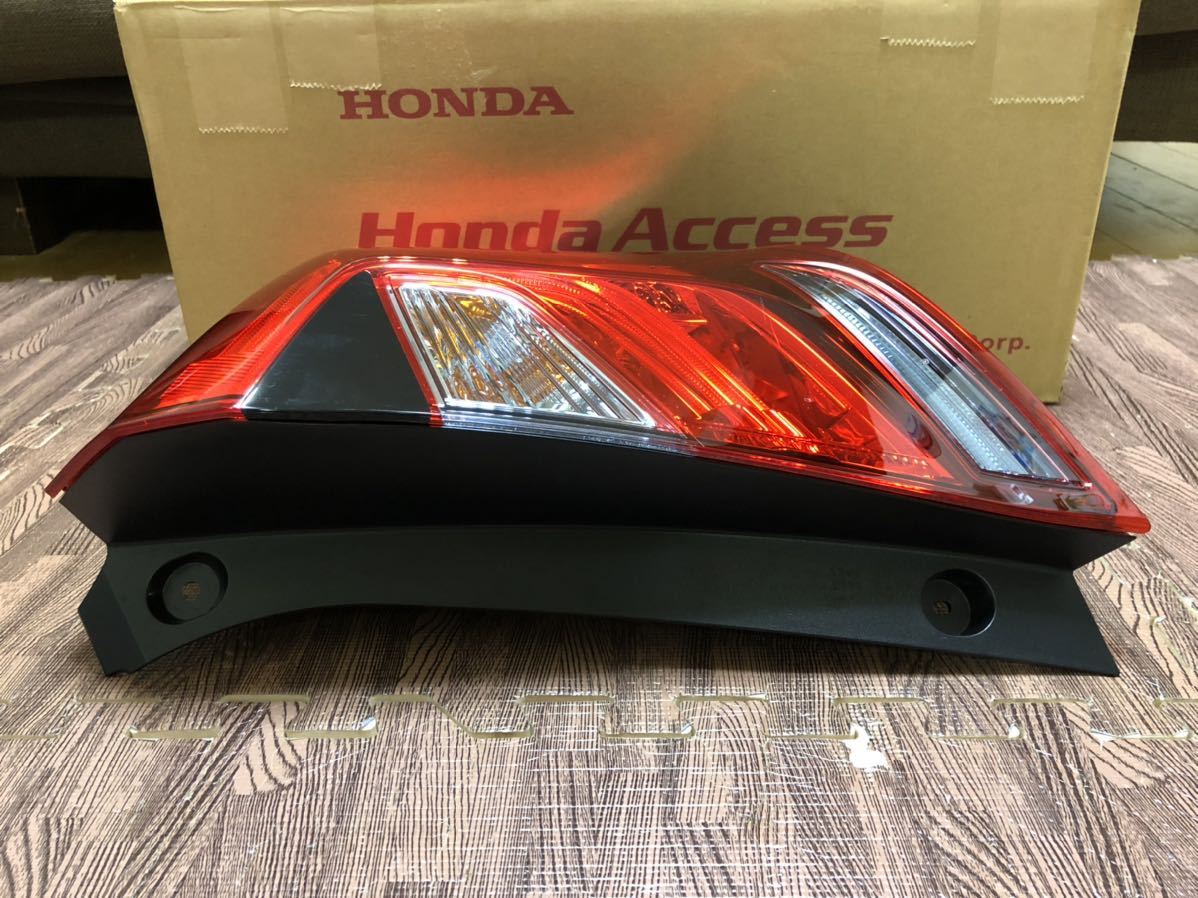 ★キレイ・LED点灯確認済み★フィット ハイブリッド 純正 GP5/GP6 後期 右 テールライト STANLEY W3699★ ホンダ フィットハイブリッド フィット ハイブリッド対応 送料無料 の中古車詳細