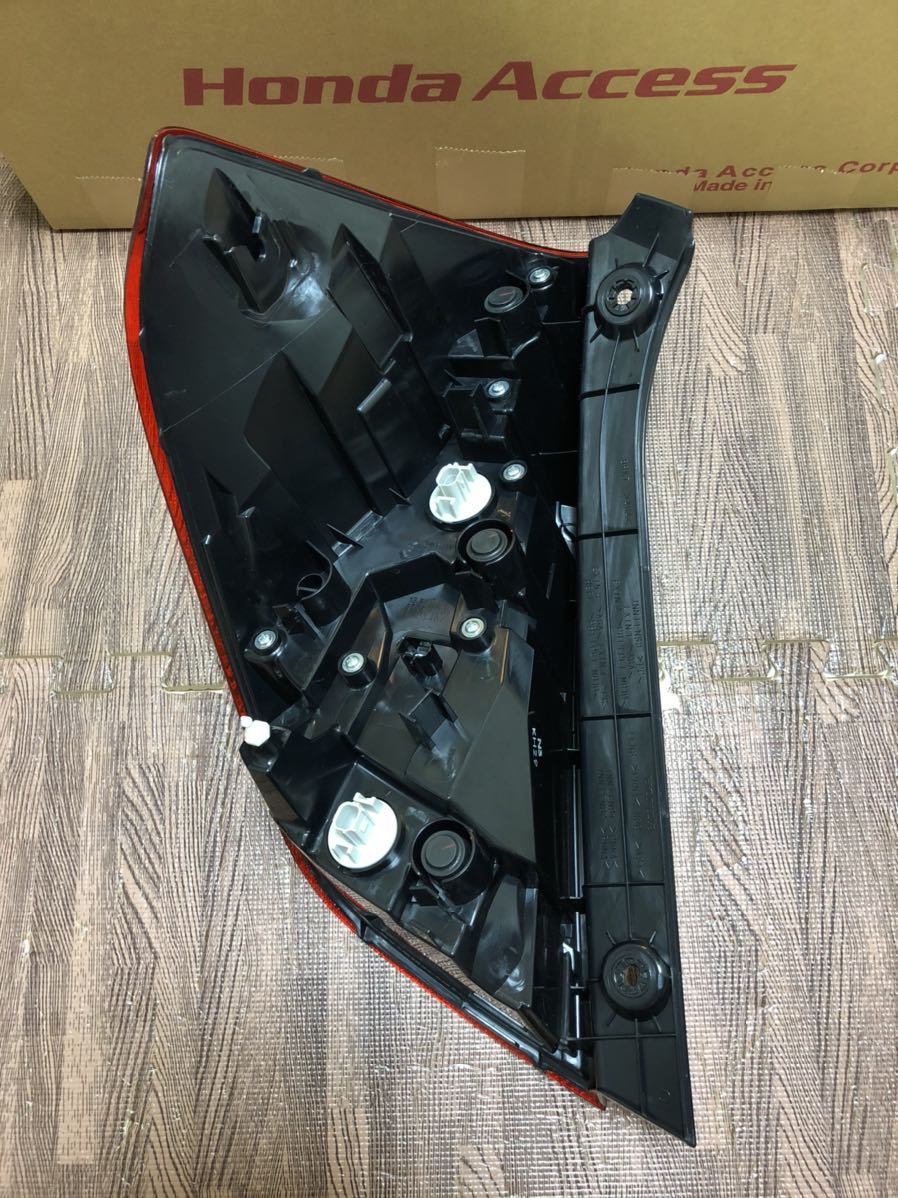 ★キレイ・LED点灯確認済み★フィット ハイブリッド 純正 GP5/GP6 後期 右 テールライト STANLEY W3699★ ホンダ フィットハイブリッド フィット ハイブリッド対応 送料無料 の中古車詳細