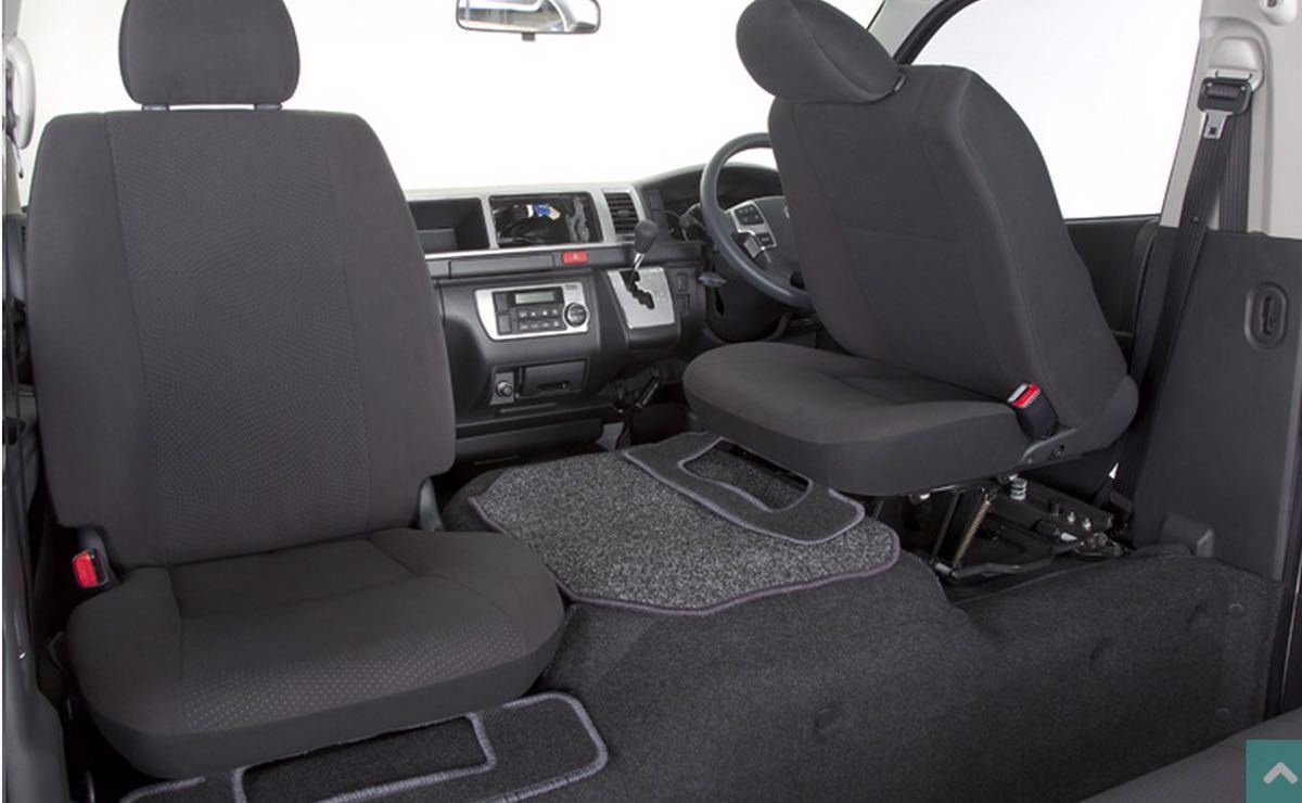 ホワイトハウス ハイエース用回転シートレール(シート)｜売買された