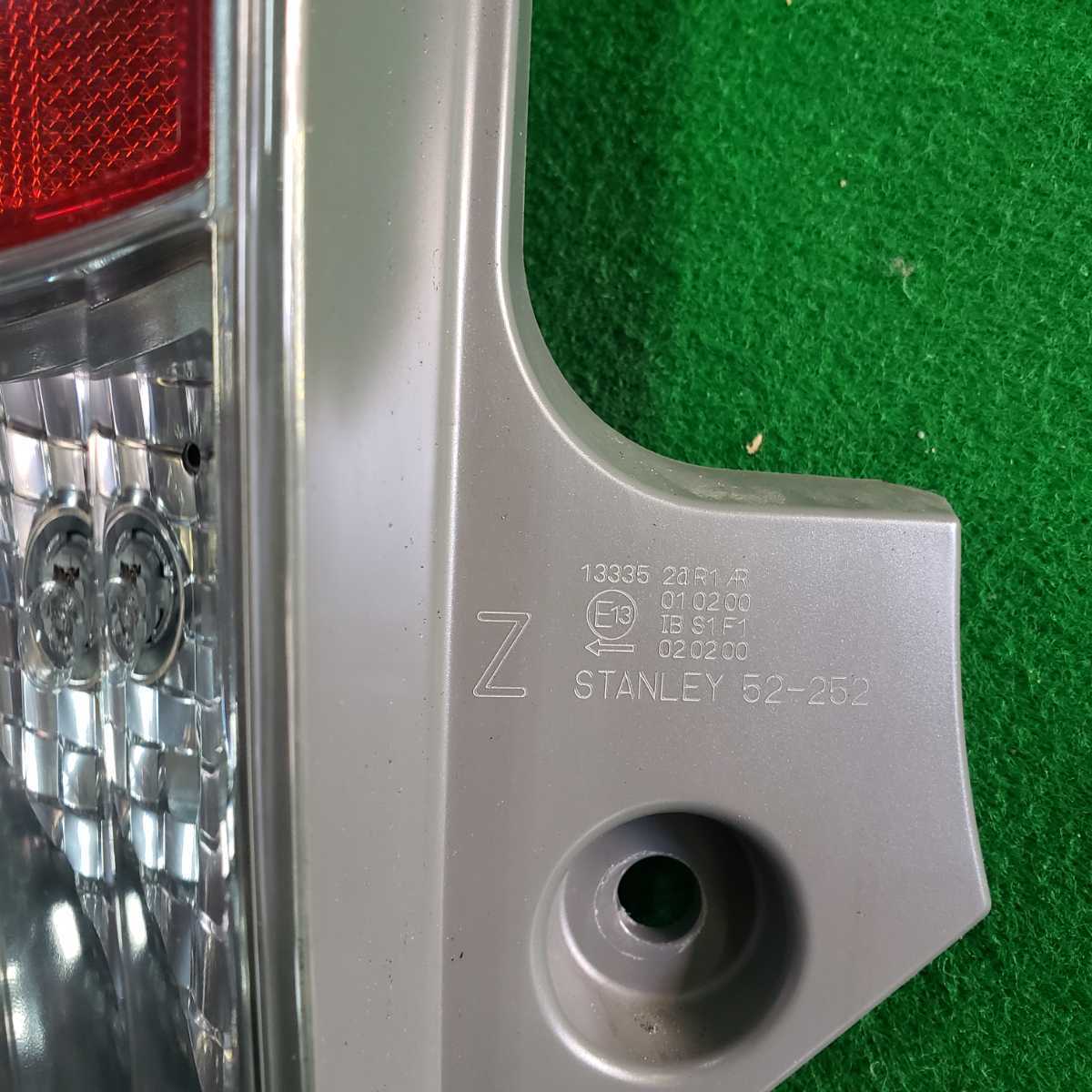 ☆新車外し NHP10 アクア前期 テールランプ 左右セット 美品