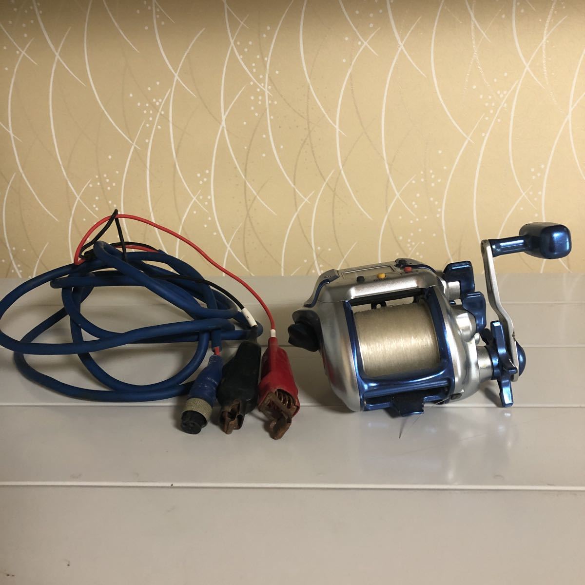 シマノ 3000H 電動丸3000H 電動リール 電動丸 動作未確認｜Yahoo!フリマ（旧PayPayフリマ） 動作未確認 SHIMANO Yahoo!オークション 公式通販 動作確認済 本体＋電源ケーブル６ピン - 電源コード付き 探見丸システム 2133a2