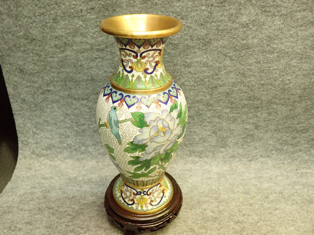 七宝花瓶、銅七宝焼時代物 唐物 花図 銅製 七宝焼 中国七宝花瓶 木製台座付 A064 本日特別価格