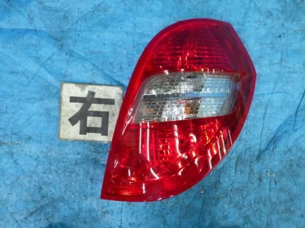 得価，人気SALE ベンツA170 W169後期 ブレーキランプ右テールライト(テールライト)｜売買されたオークション情報、yahooの商品情報をアーカイブ公開 - オークファン メルセデス・ベンツ用