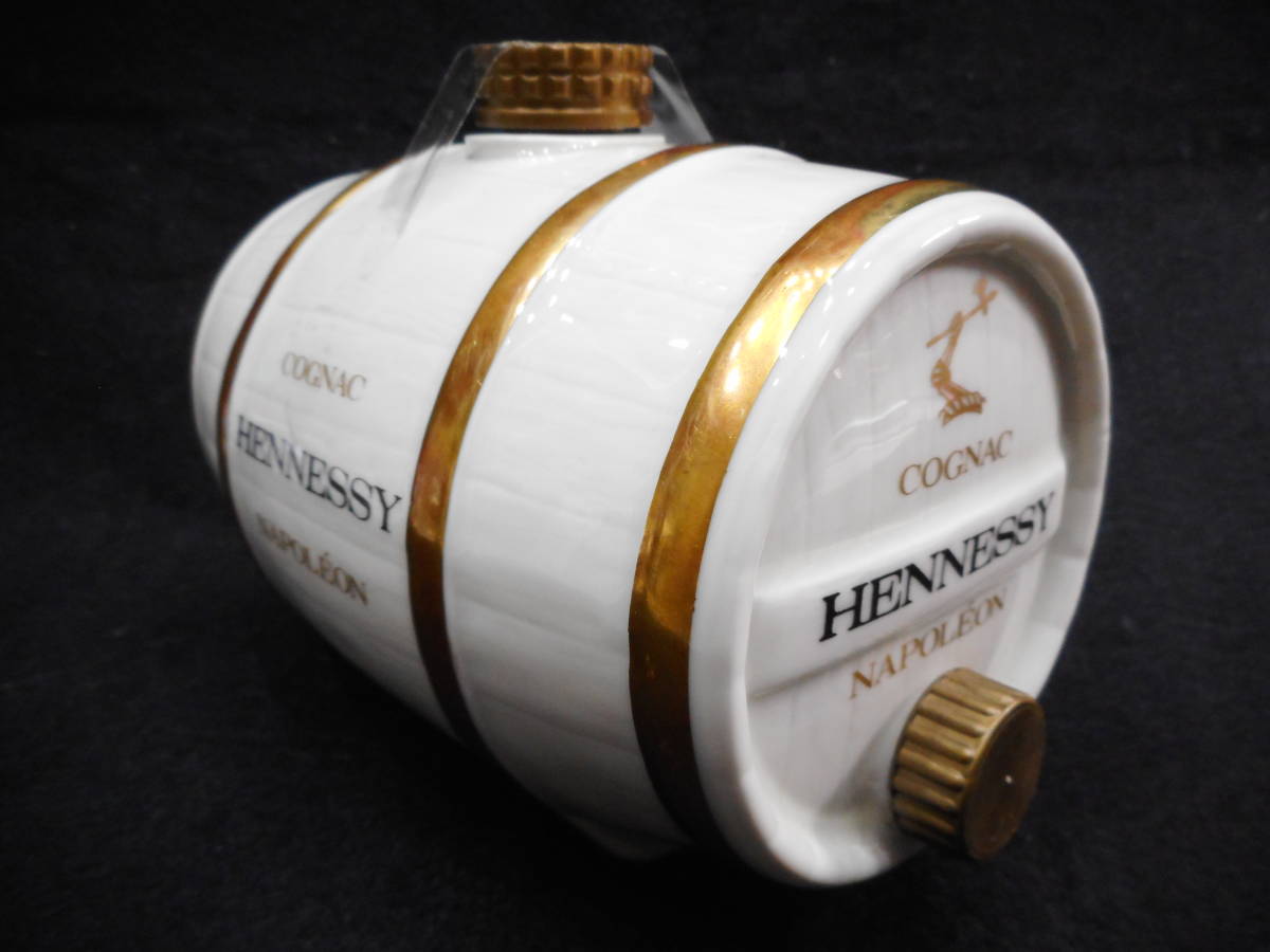 ☆古酒　Hennessy NAPOLEON ヘネシー ナポレオン 白 樽型 陶器ボトル コニャック ブランデー 未開栓 箱無し☆ ヘネシー Hennessy ナポレオン D'or Bras (0617g7)