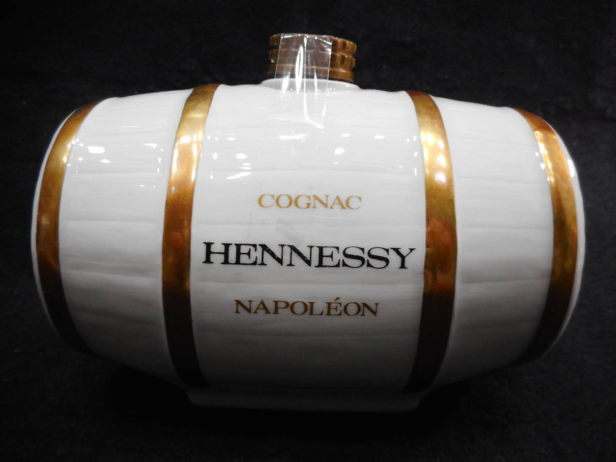 ☆古酒　Hennessy NAPOLEON ヘネシー ナポレオン 白 樽型 陶器ボトル コニャック ブランデー 未開栓 箱無し☆ ヘネシー Hennessy ナポレオン D'or Bras (0617g7)