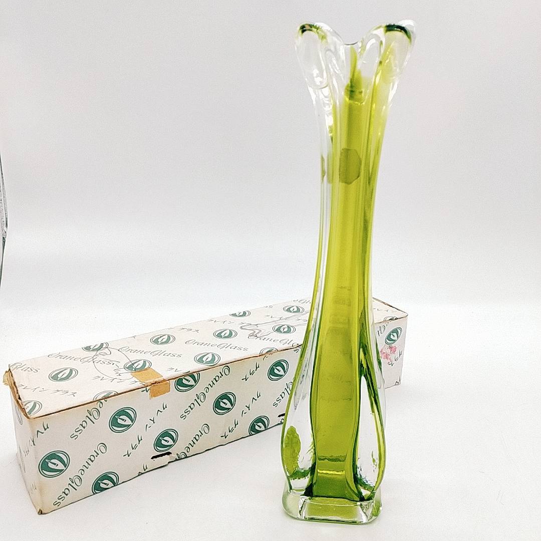 D135　ガラス花瓶　一輪挿し　サイズ(約):23cm　昭和レトロ　色ガラス　※長期保管品_1