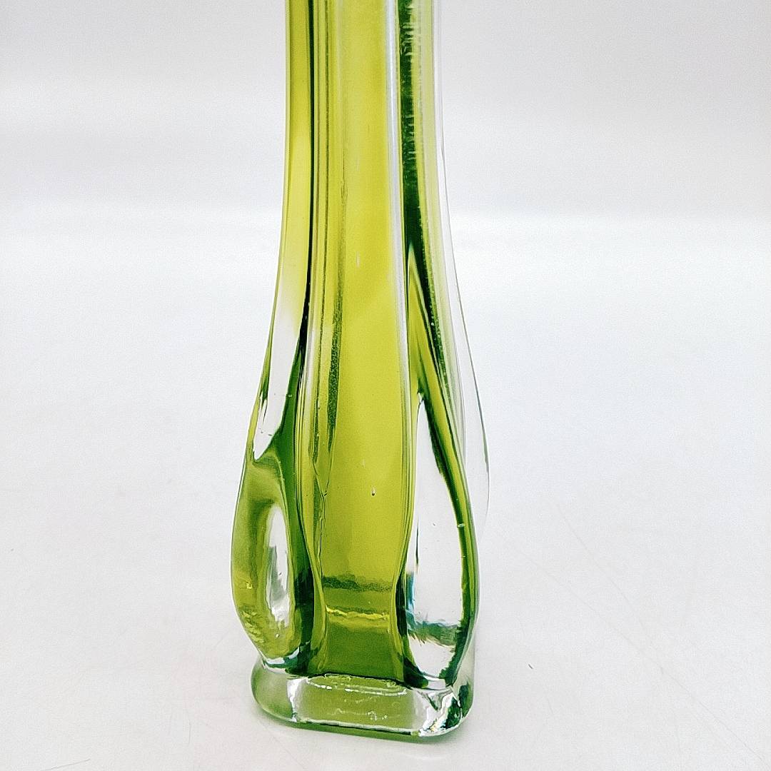 D135　ガラス花瓶　一輪挿し　サイズ(約):23cm　昭和レトロ　色ガラス　※長期保管品_5
