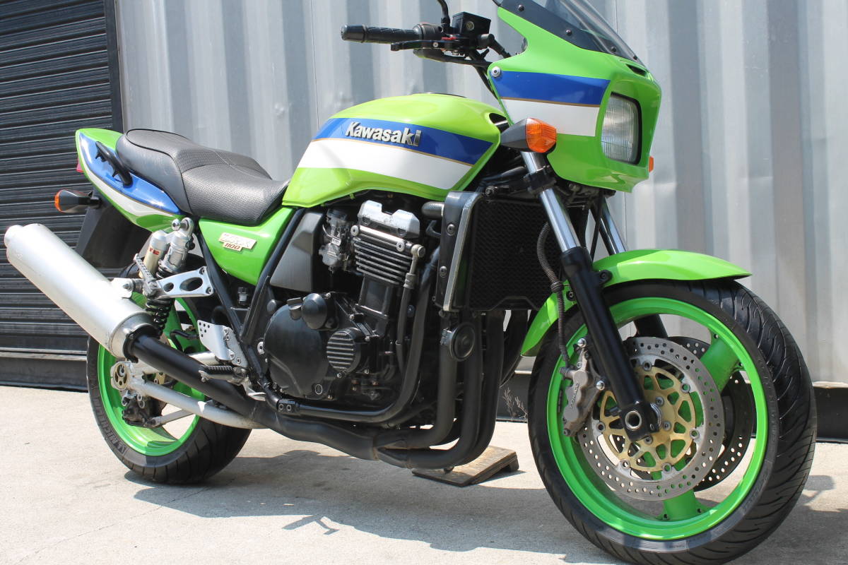 ZRX1100 カワサキ ローソンカラー 車検2年弱 ZRXに注ぎ込まれたローソン・レプリカの息吹！【このバイクに注目