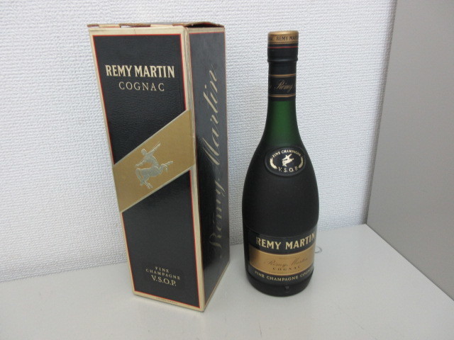未開栓・古酒】REMY MARTIN レミーマルタン FINE CHAMPAGNE VSOP 700ml