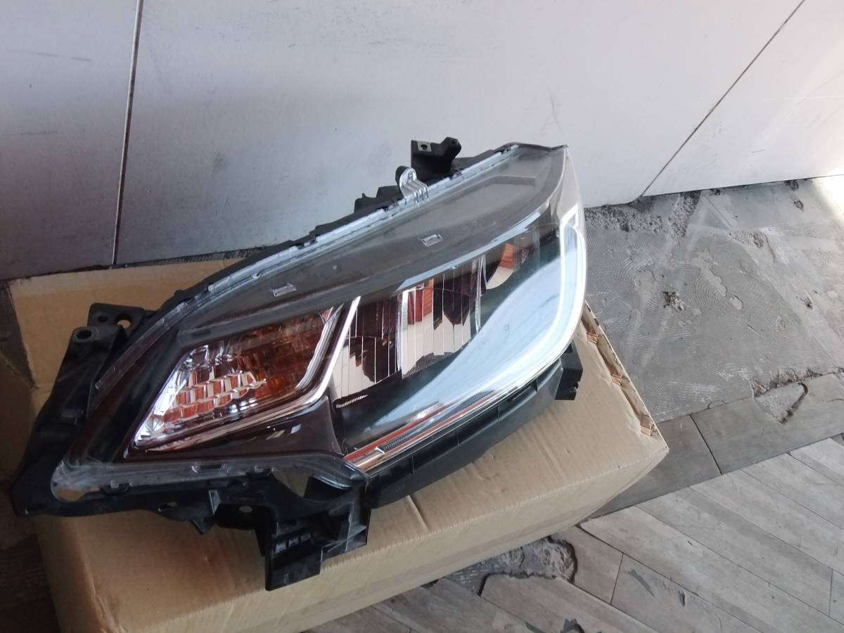 フィット LED 後期 GK3 左 ホンダ FIT ヘッドライト 左ヘッドライト