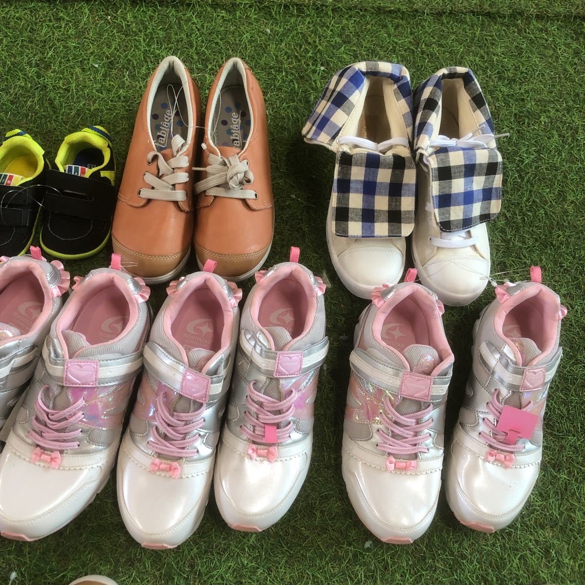 Km354 レディース 大人 子供 シューズ 靴 スニーカー ファッション 種類 サイズ メーカー色々 展示 大量まとめ タグなし レディースシューズ 売買されたオークション情報 Yahooの商品情報をアーカイブ公開 オークファン Aucfan Com