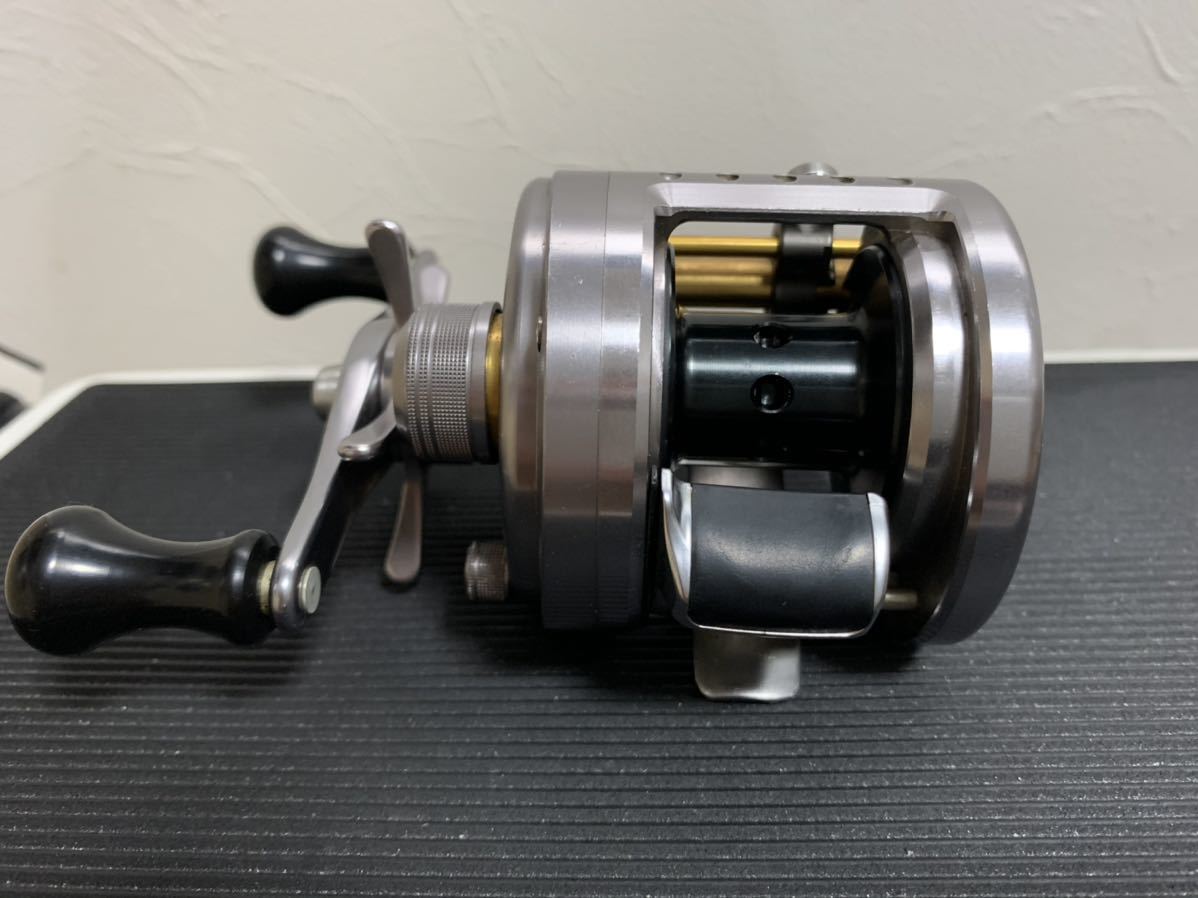 シマノ カルカッタコンクエスト201DC SHIMANO 21カルカッタコン