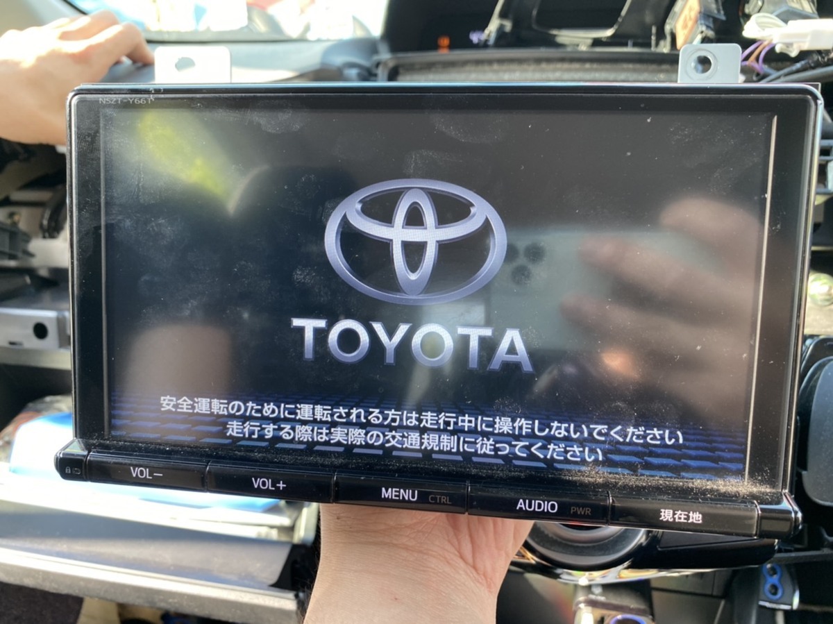 み トヨタ純正 9インチ純正ナビ NSZT-Y66T プリウスαに装着していまし