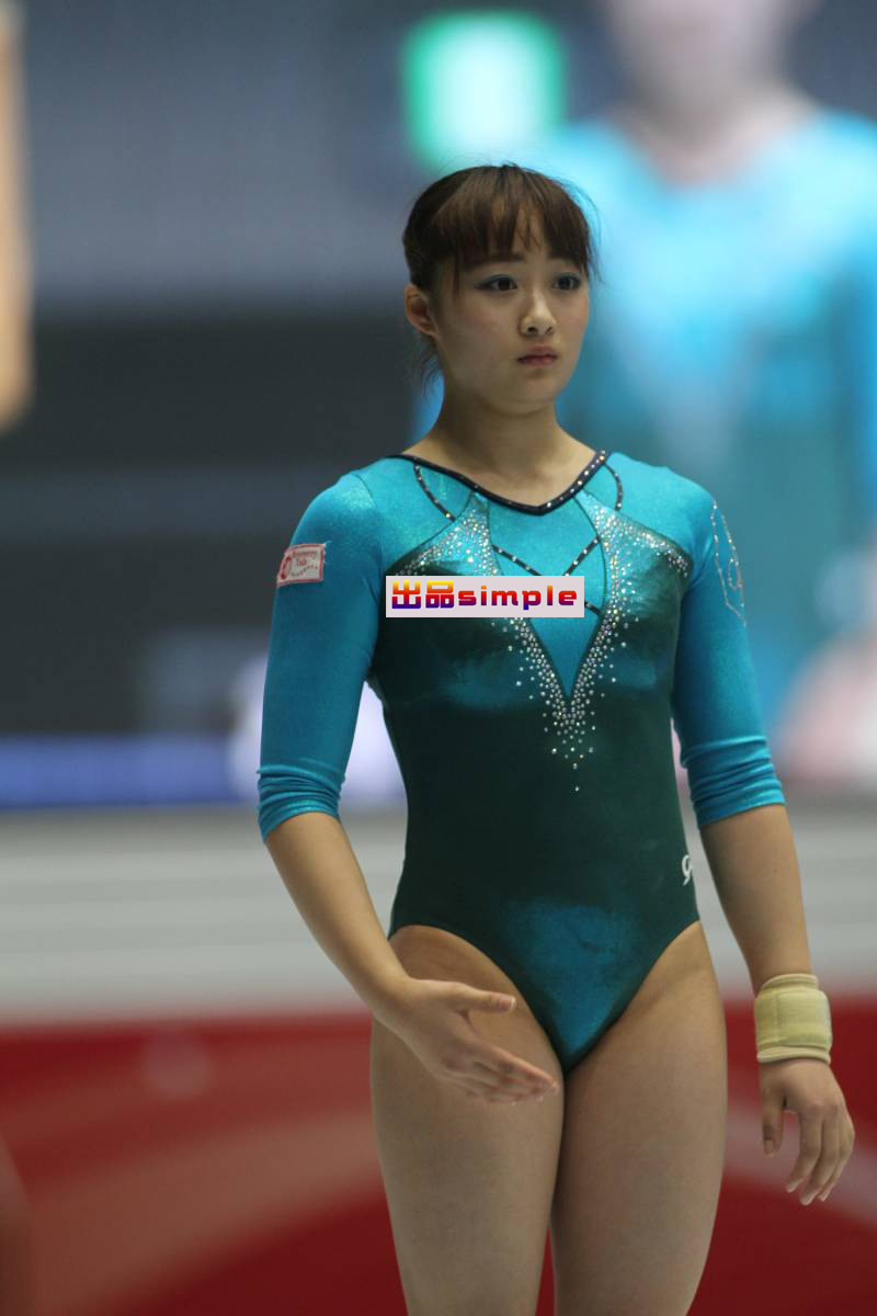 平岩優奈 (4) 2L判写真1枚 サイズ178 * 127 mm レオタード nu.2(写真