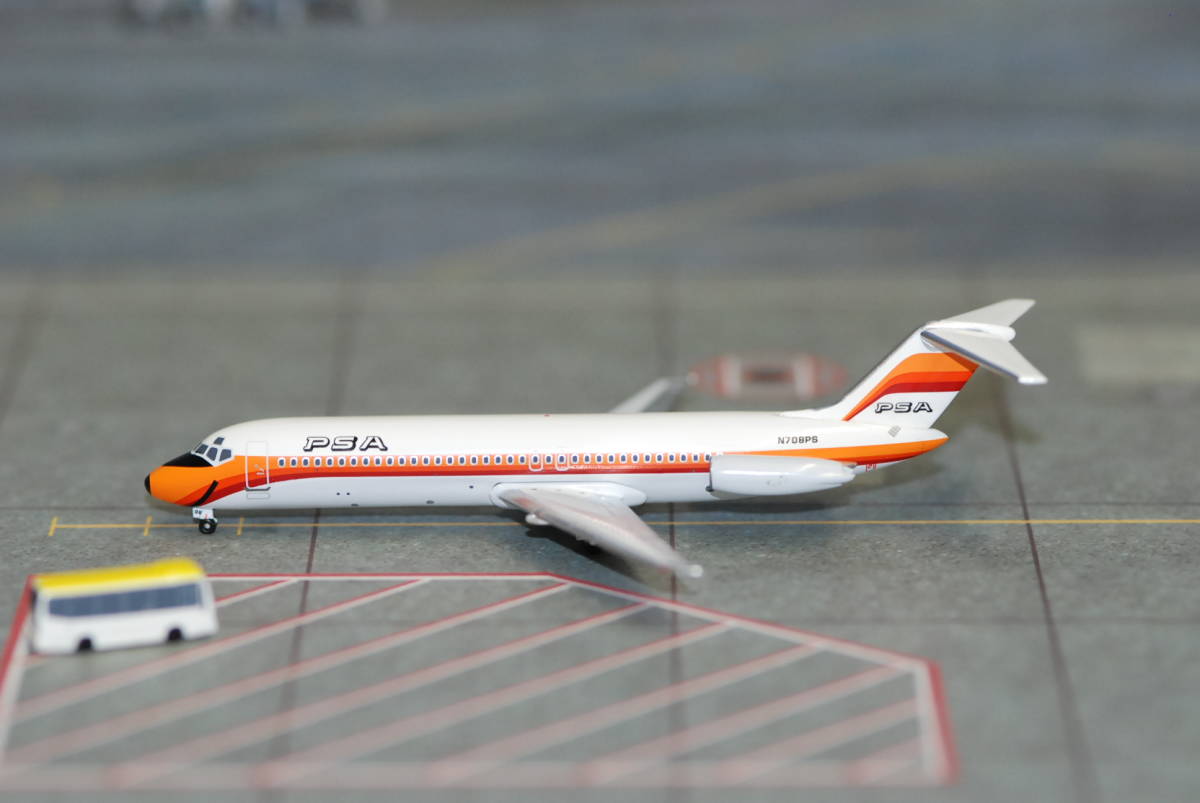 アエロクラシクス [ AC- N708PS ] DC-9-32 PSA ( 1/400 ) Aeroclassics｜おもちゃ、ゲーム