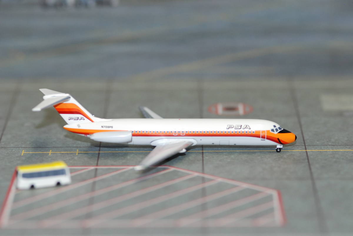 アエロクラシクス [ AC- N708PS ] DC-9-32 PSA ( 1/400 ) Aeroclassics｜おもちゃ、ゲーム
