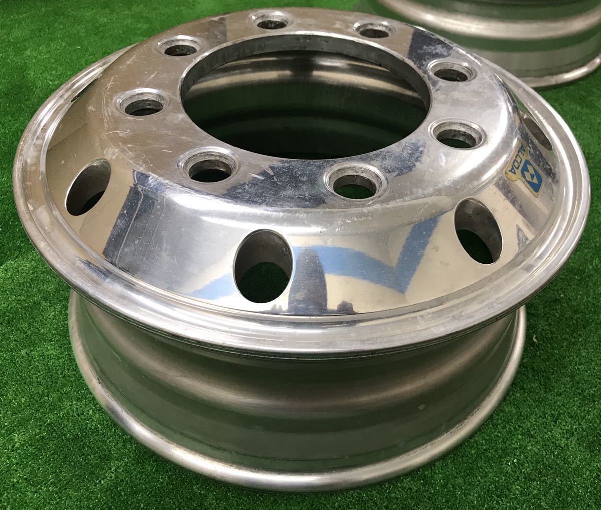 アルミホイール 8穴 19.5×6.75 (A18 0 アルコア ISO方式 平面座 19.5インチ