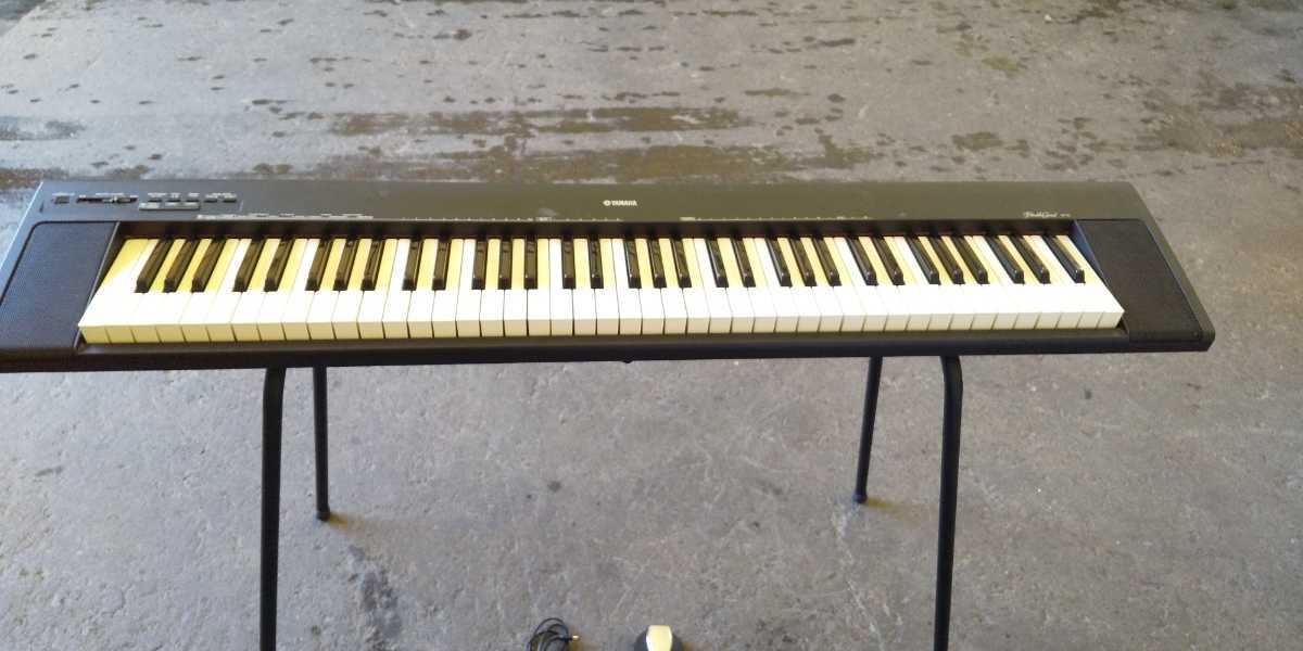 NP-30 YAMAHA - 76鍵盤 デジタルキーボード ポータブルグランドの 76鍵