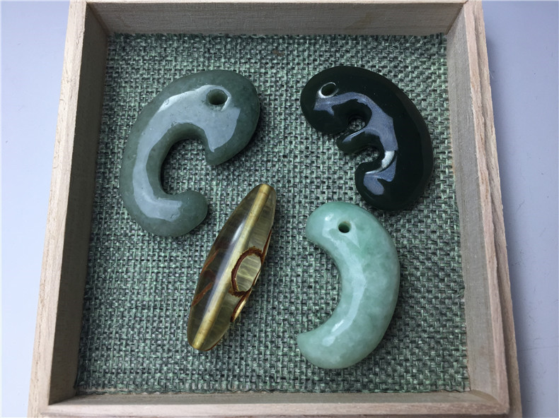 土偶・勾玉・須恵器翡翠勾玉弥生縄文古墳埴輪土偶出土品石器 共箱 4点纏め