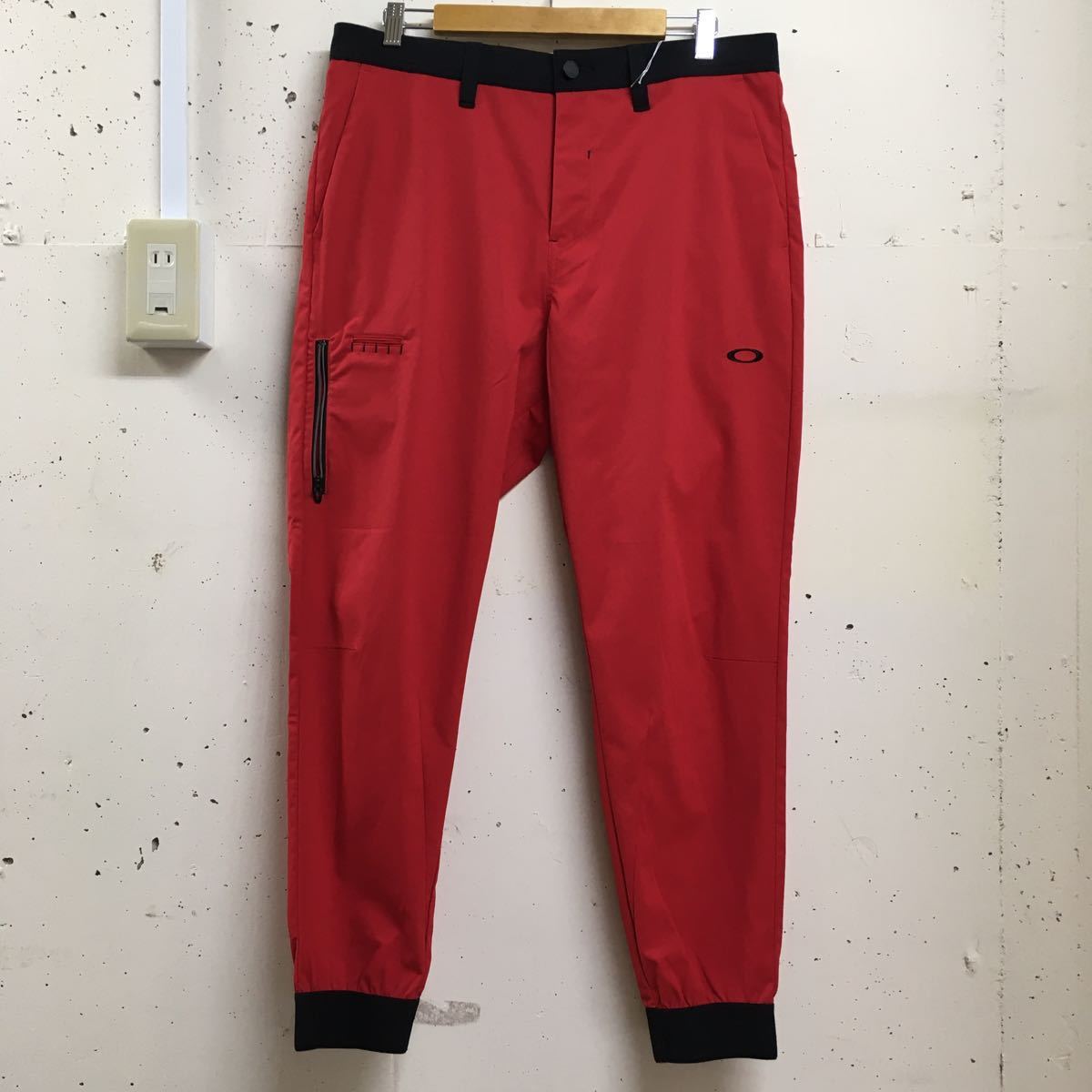 【人気セール，正規品】 OAKLEY オークリー SKULL VERSATILE TAPERED JOGGER テーパード ジョガーパンツ 裾リブ ストレッチ 赤 レッド メンズ 34(90cm～)｜売買されたオークション情報、yahooの商品情報をアーカイブ公開 - オーク パンツ、スラックス