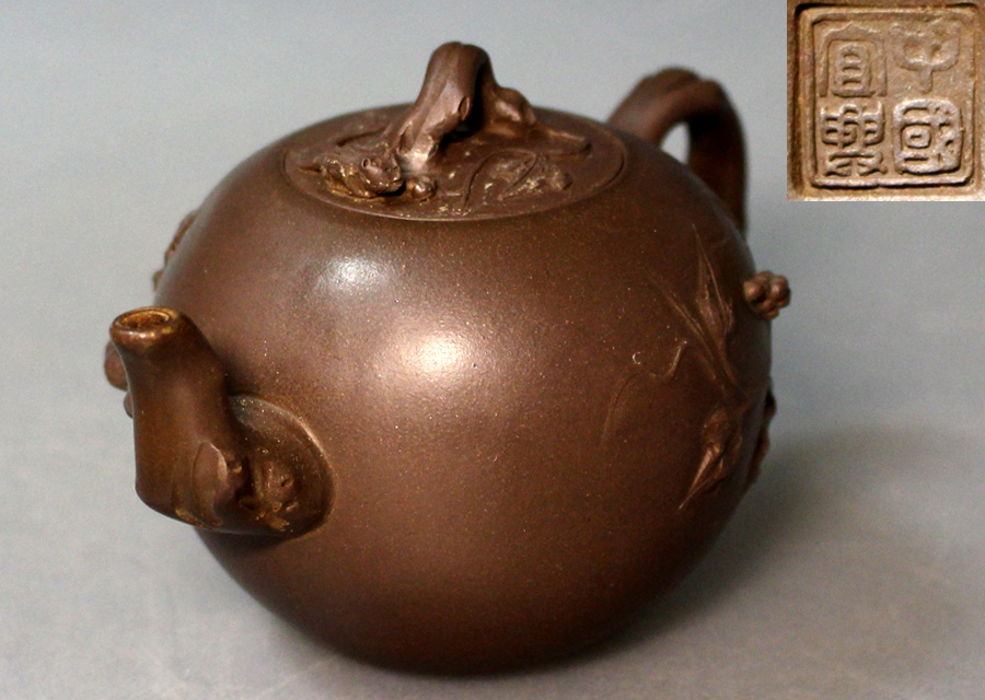 Y3032 唐物 朱泥急須 ブドウとリスの図 中国宜興 紫砂 茶道具 煎茶道具