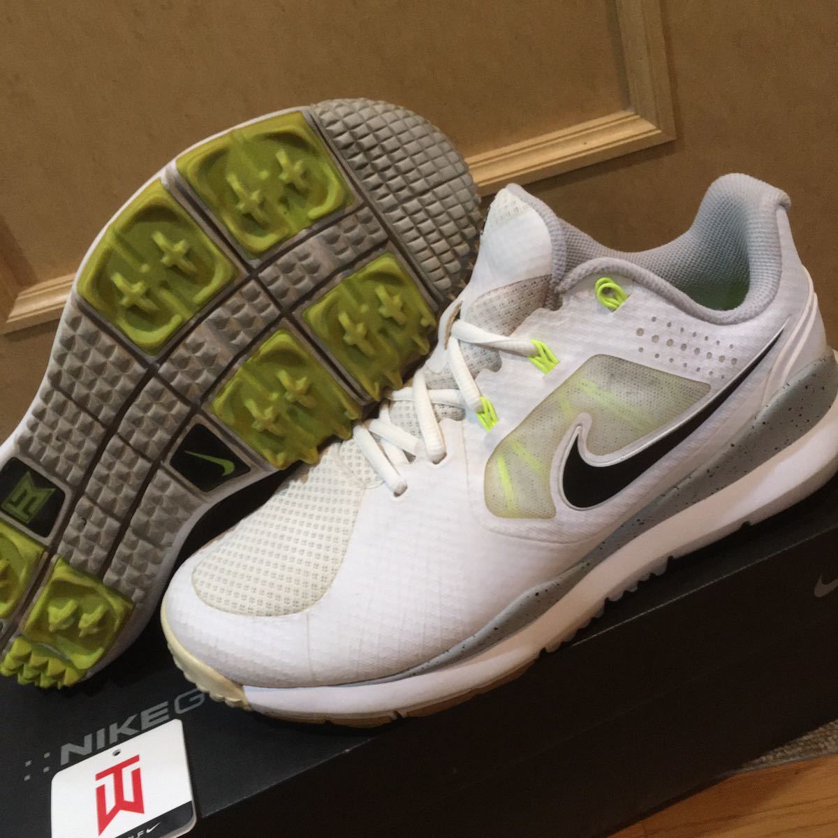 人気定番，本物保証 良品NIKE TW14 ITメッシュ25.5ワイド白スパイクレス(25.5cm)｜売買されたオークション情報、yahooの商品情報をアーカイブ公開 - オークファン 25.5cm