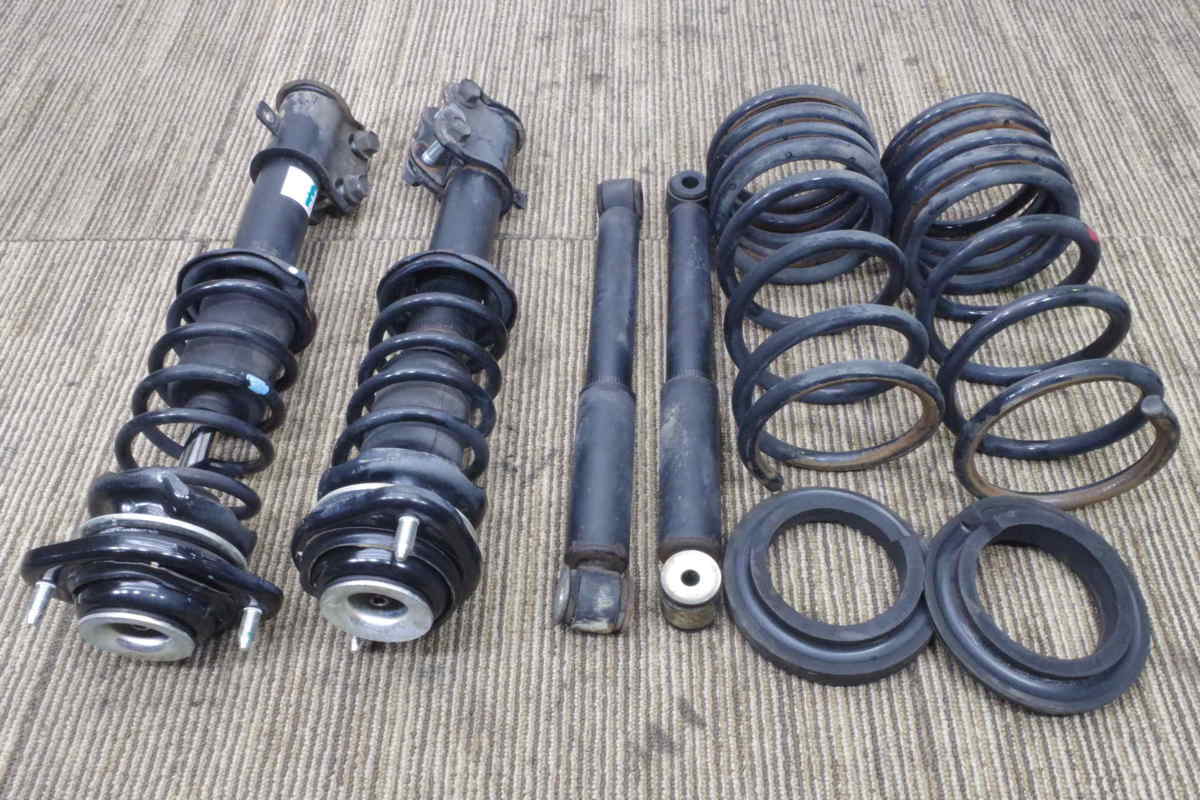 最新作，定番人気 H19年 U61V ミニキャブバン U71V クリッパーバン 純正 ノーマル ストラット サス ショックアブソーバー MR961885 MR358822(サスペンションキット（一式）)｜売買されたオークション情報、yahooの商品 サスペンションキット（一式）