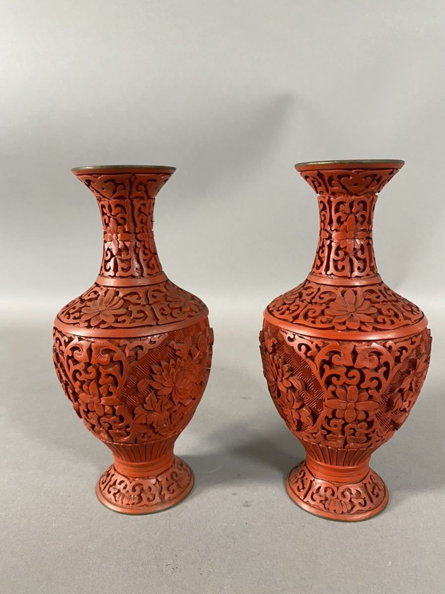 【美術品】中国古玩 堆朱 花瓶 台座付き 唐物 彫漆 風景　紋 飾り壺 美術品中国古玩 堆朱 花瓶 台座付き 唐物 彫漆 風景 紋 飾り壺