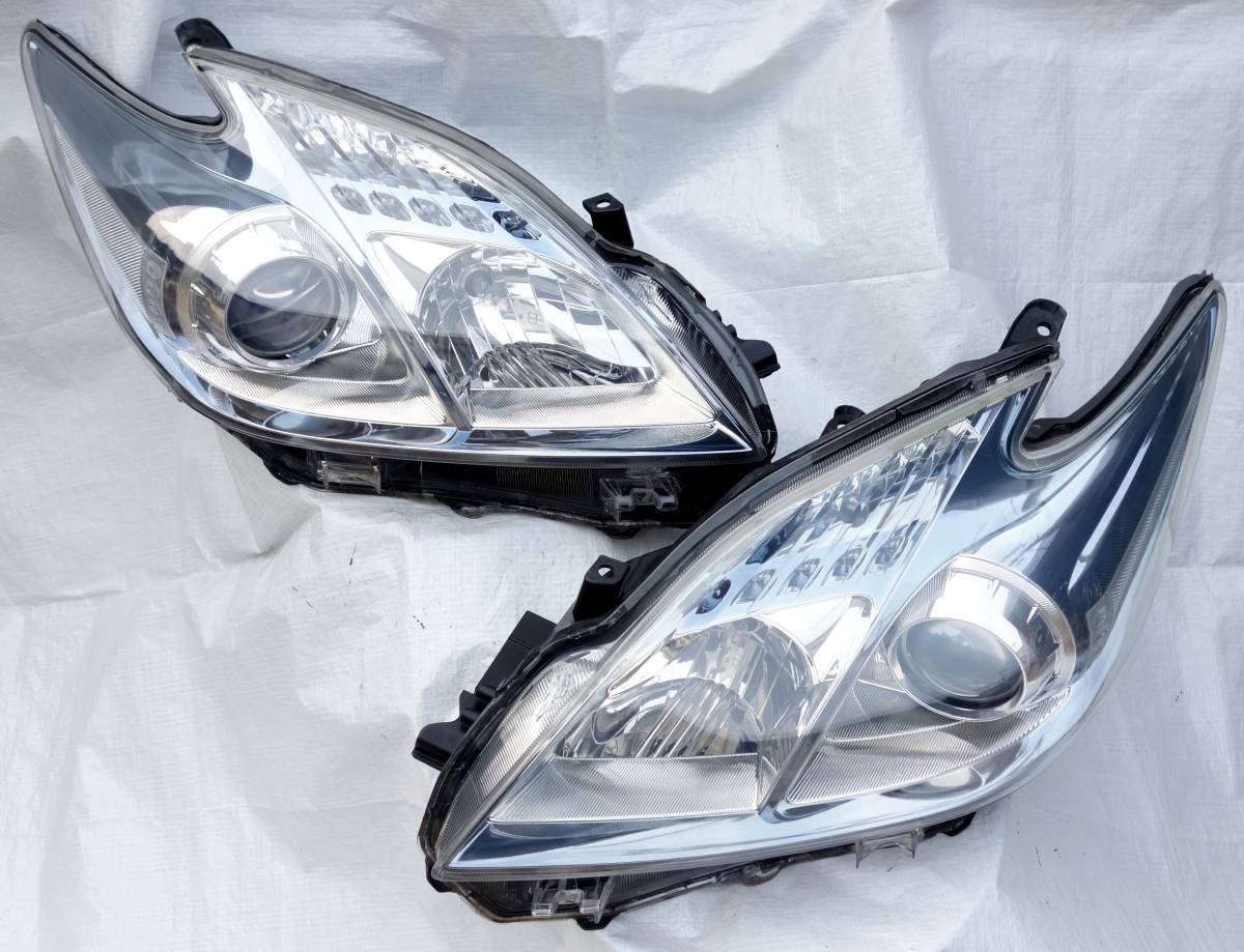 トヨタ プリウス ZVW30 前期 純正 ハロゲン ヘッドライト KOITO 47-29