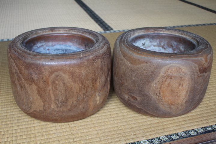 銅製手あぶり （古い銅製の火鉢（手あぶり） - No: 24115543｜写真素材 