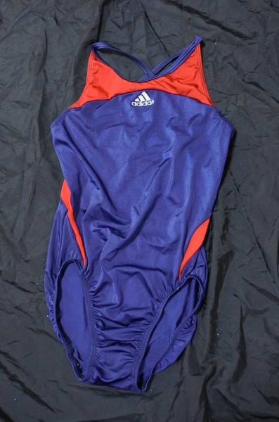 セール，安い adidas アディダス 体操 レオタード 光沢 つるつるナイロン レディース L(レオタード)｜売買されたオークション情報、yahooの商品情報をアーカイブ公開 - オークファン ウエア（大人用）