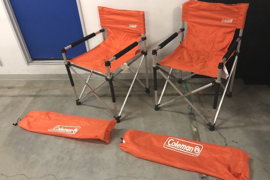 Coleman スリムキャプテンチェア（オレンジ）2脚セット 東京)Coleman コールマン スリムキャプテンチェア オレンジ 2脚セット