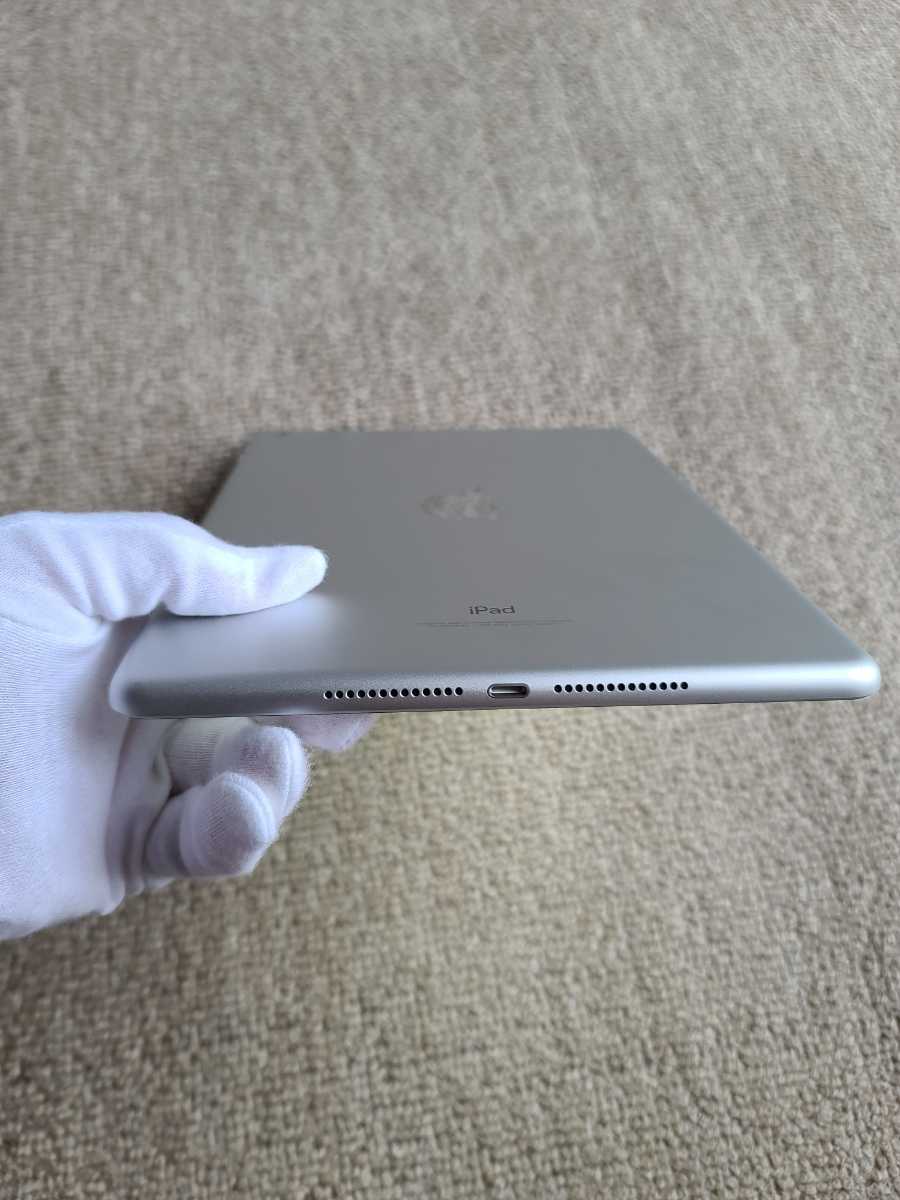 極美品 iPad 第5世代 2017 Wi-Fiモデル 32GB シルバー おまけ付き