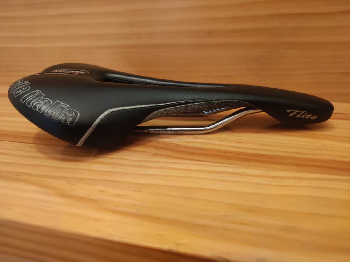 ITALIA Titanium セライタリア FLOW SLR サドル 送料無料selle FLITE Team Edition 中古使用少 色剥げあり《セライタリア&frasl;フライト》 Flow S ITALIA(セライタリア) セライタリアフライトの通販