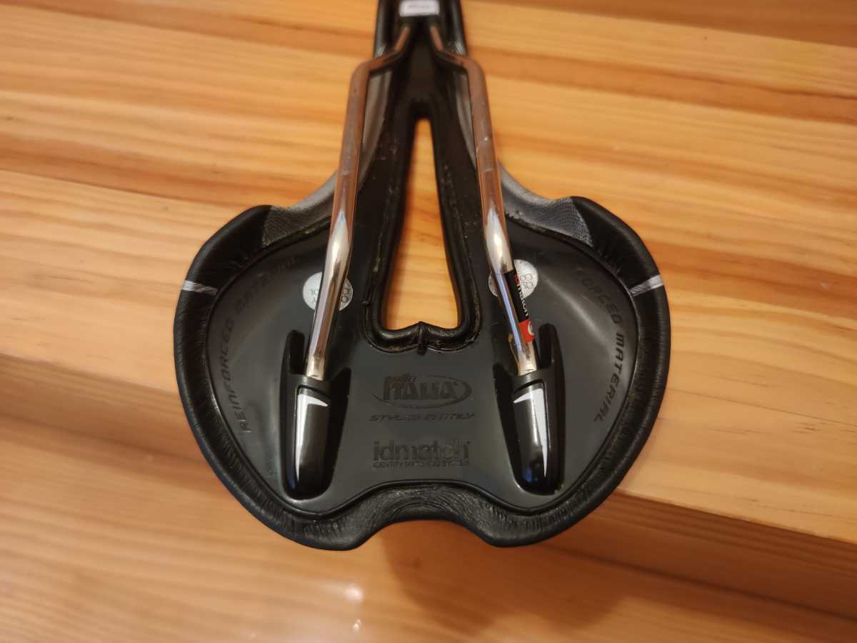 ITALIA Titanium セライタリア FLOW SLR サドル 送料無料selle FLITE Team Edition 中古使用少 色剥げあり《セライタリア&frasl;フライト》 Flow S ITALIA(セライタリア) セライタリアフライトの通販