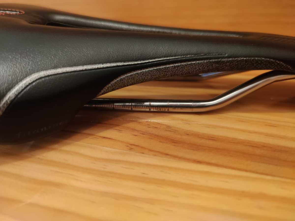ITALIA Titanium セライタリア FLOW SLR サドル 送料無料selle FLITE Team Edition 中古使用少 色剥げあり《セライタリア&frasl;フライト》 Flow S ITALIA(セライタリア) セライタリアフライトの通販