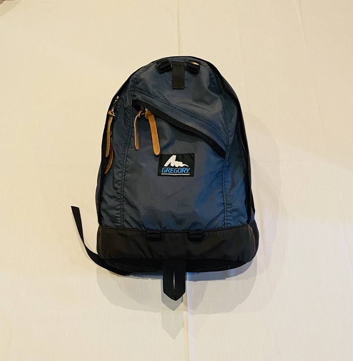  GREGORY 青タグ DAY PACK ネイビー Made in USA グレゴリー デイパック 紺 アメリカ 製 旧ロゴ 旧タグ 茶タグ紫タグ バックパック リュック(リュックサック)｜売買されたオークション情報、yahooの商 グレゴリー
