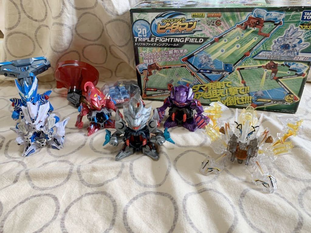 中古 クロスファイト ビーダマン 限定ビーダマン付トリプルファイティングフィールド & ビーダマン6体 レブ=ドラヴァイス クリアver. - メルカリ クロスファイトビーダマン 3種セット CB-20トリプルファイティングフィールド フィールドの人気アイテム