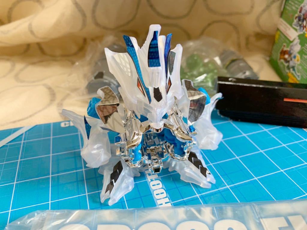 中古 クロスファイト ビーダマン 限定ビーダマン付トリプルファイティングフィールド & ビーダマン6体 レブ=ドラヴァイス クリアver. - メルカリ クロスファイトビーダマン 3種セット CB-20トリプルファイティングフィールド フィールドの人気アイテム