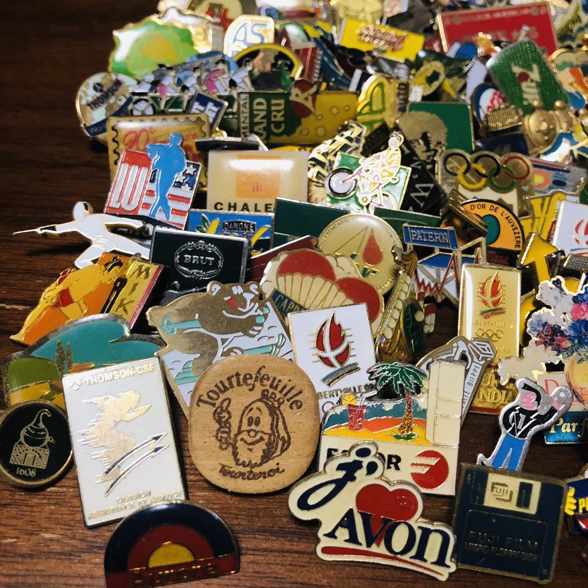 フランス雑貨☆ピンバッジ大量200個セット☆ 大量200個セット まとめ