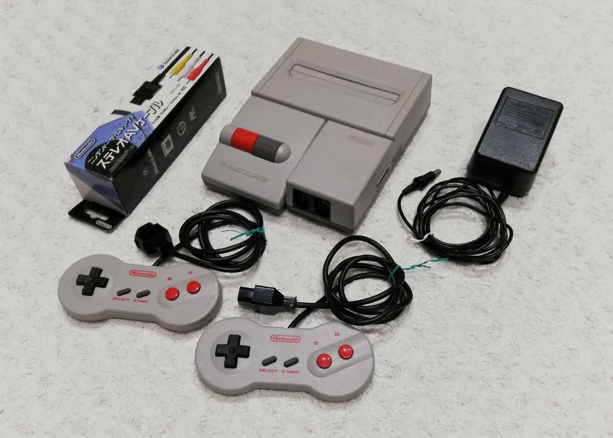 スーパーファミコン 本体 コントローラー2つ  ACアダプター、ケーブルつき スーパーファミコン 本体 コントローラー2個、ACアダプター、AV