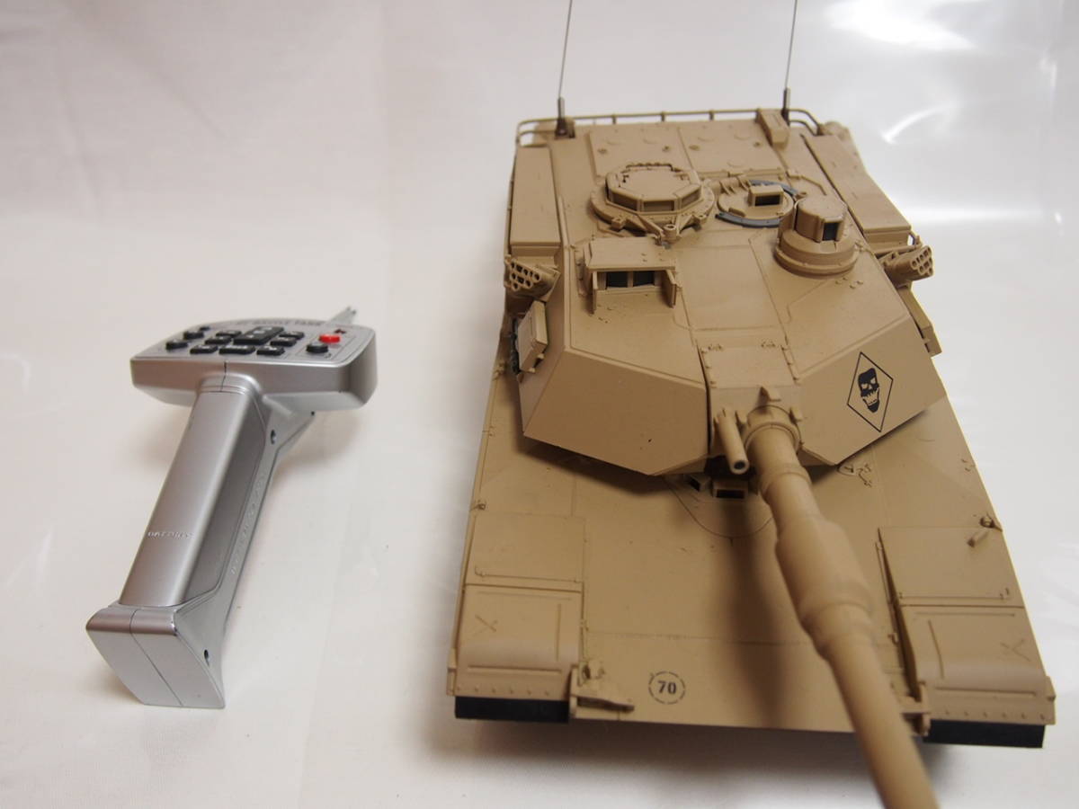 美品】 東京マルイ RC 1/24 M1A2 エイブラムス サンドカラー仕様 東京